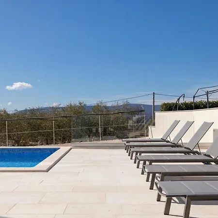 Villa Neoma Linardici