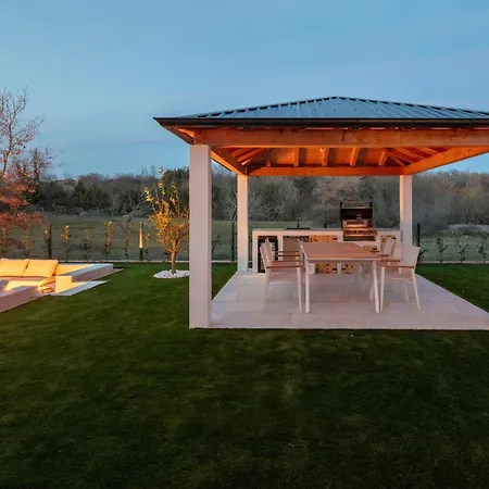 Neoma Villa Linardići
